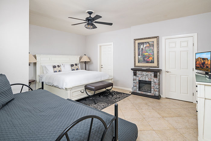Shared King Suite with Private Bathroom (2 Guests)
